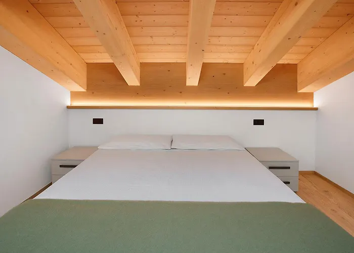 シャレー Serenella イゾラッチャ