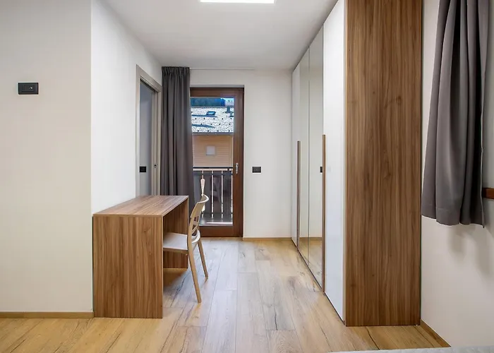 シャレー Serenella イゾラッチャ