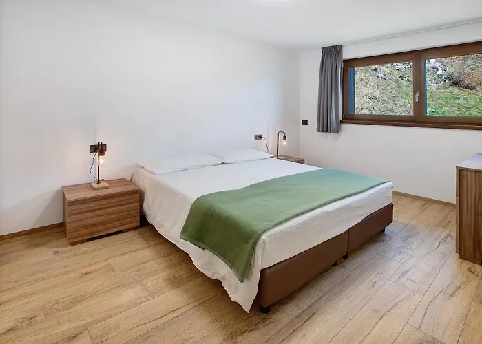 シャレー Serenella *