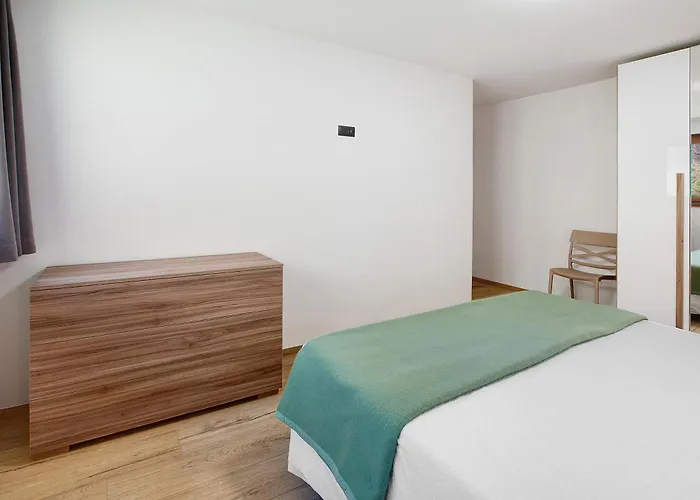 シャレー Serenella イゾラッチャ